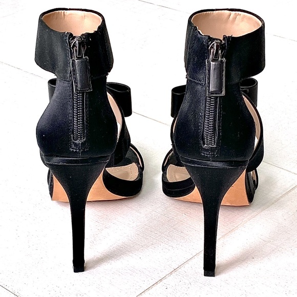 BCBGMaxAzria High Heels with Bow - Picture 7 of 10